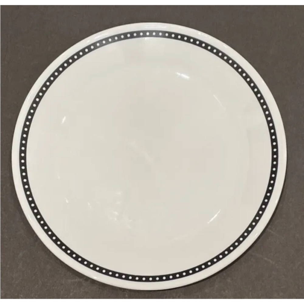 Corelle® Black/White10.25" Dinner Plate Round Dishwasher, microwave 12-pc Set